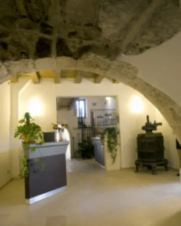 1823 Hotel 3*