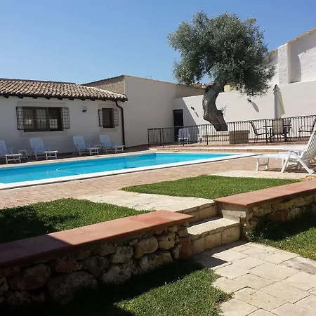 1823 Hotel 3*