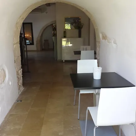 1823 Hotel 3*